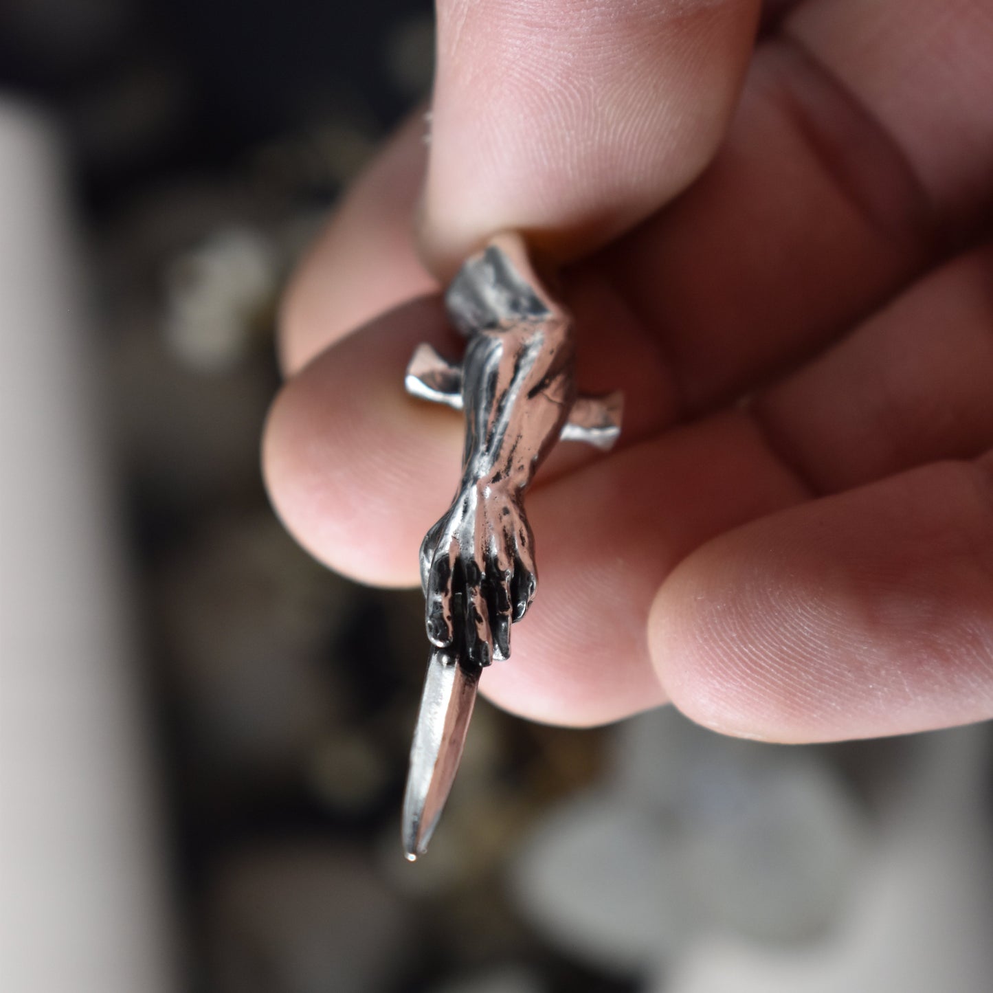 Pendentif main épée argent artisanal france philoculus