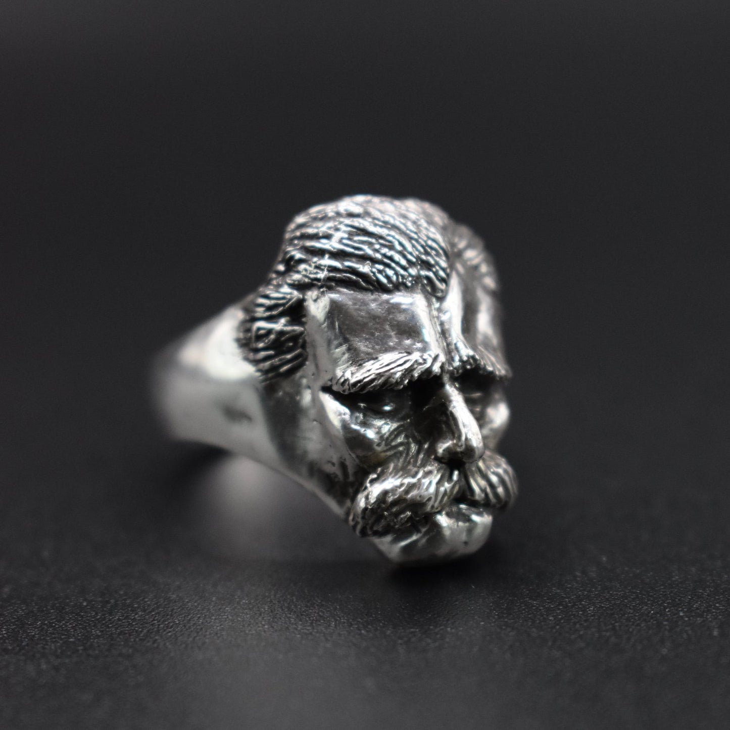 Bague en argent visage philosophe nietsche artisanale philoculus