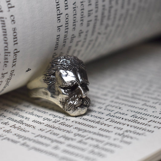 Bague en argent visage philosophe nietsche artisanale philoculus